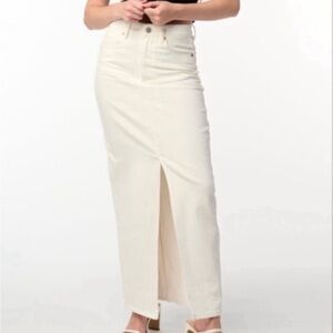 Blank NYC cream colored front slit denim maxi skirt size 27